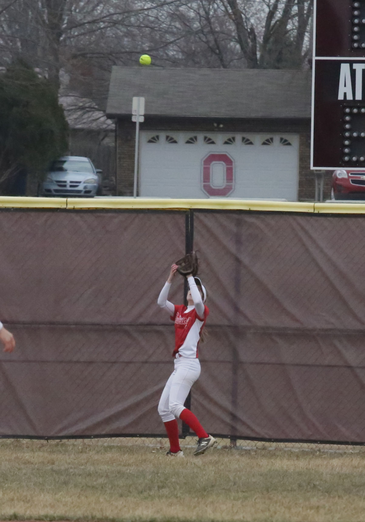 Gallery Bulldogs vs Trojans in softball